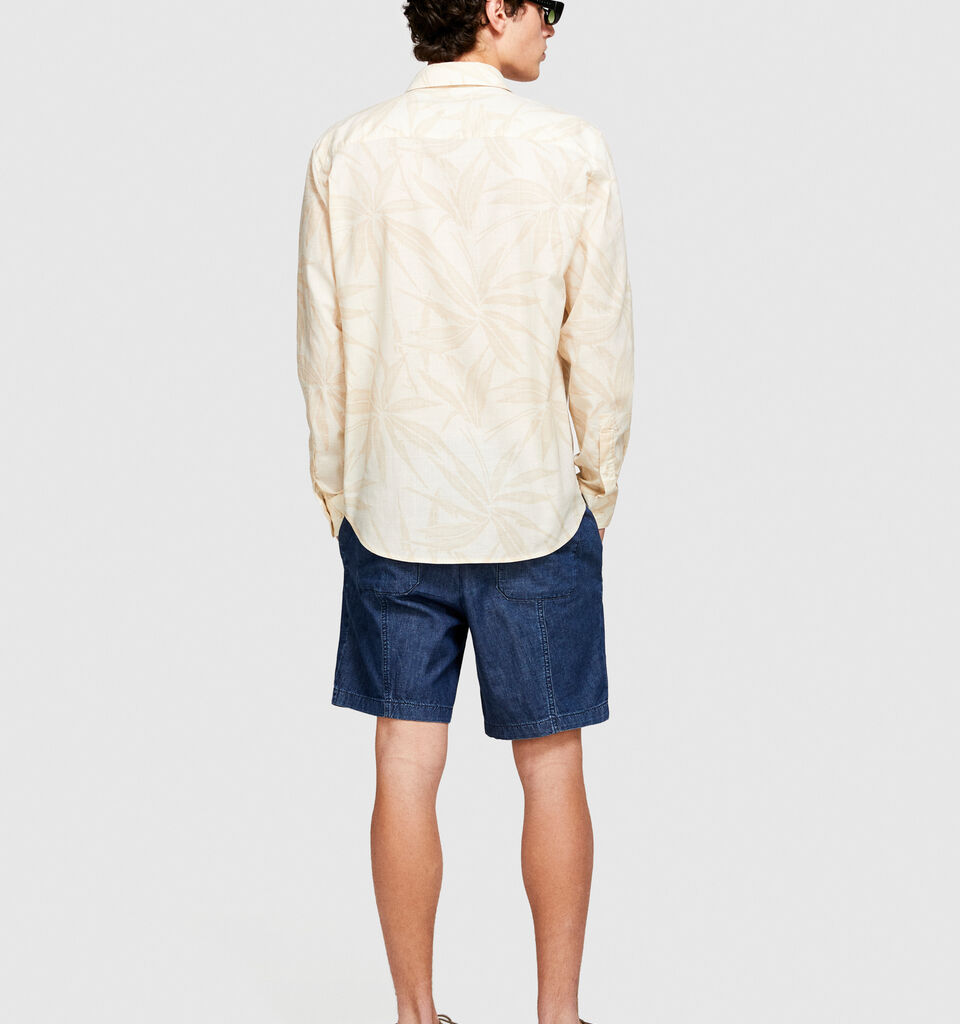 Bermudas in chambray - men's jean shorts - Blue | Sisley image number 3
